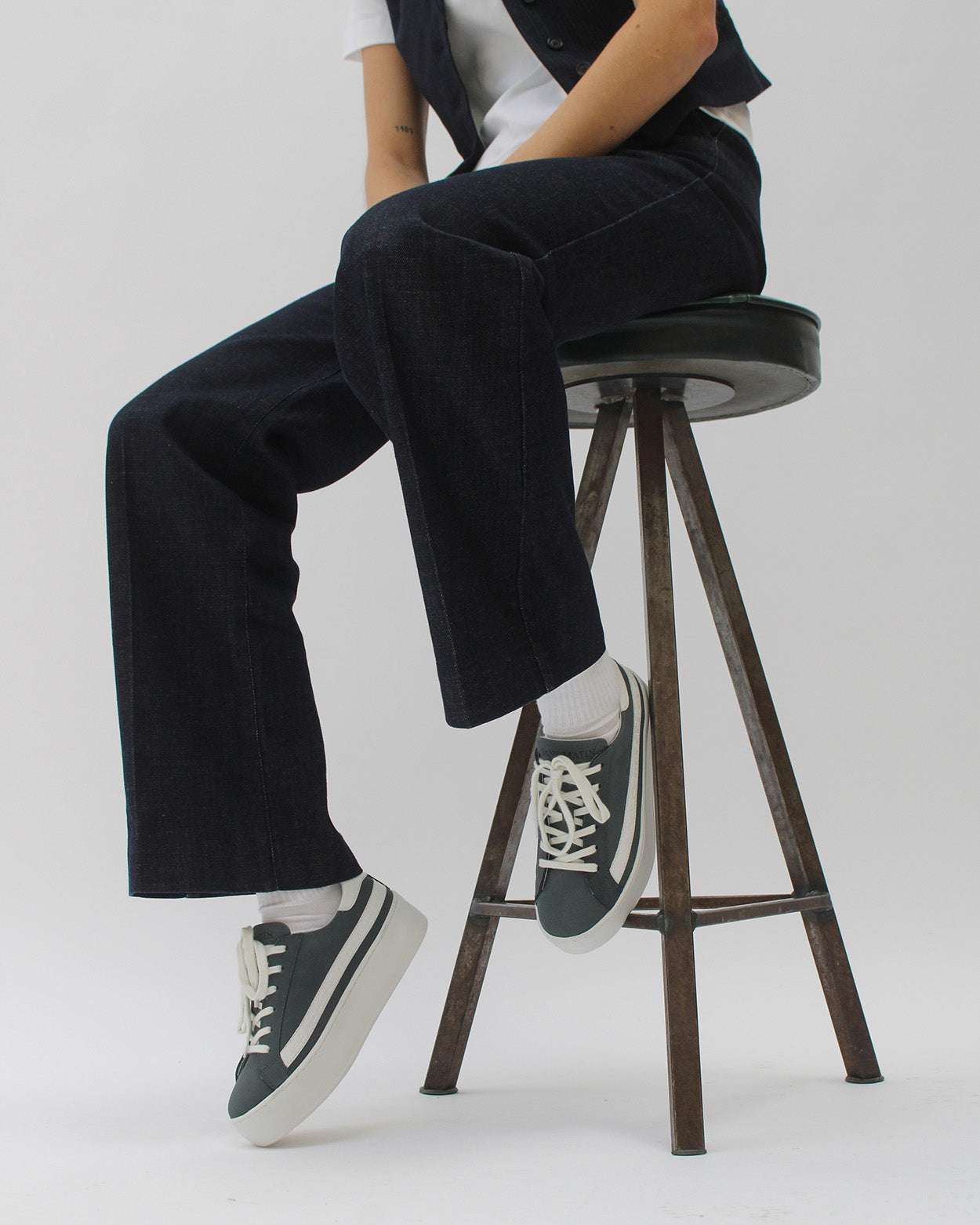 Gaia Platform Trainers - Charcoal Nubuck Leather & White Leather